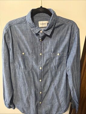 Goodfellow & Co Light Blue Chambray Button-Down Shirt
